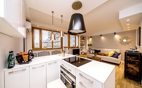 Golden Apartment With Air Condition By Your Freedom